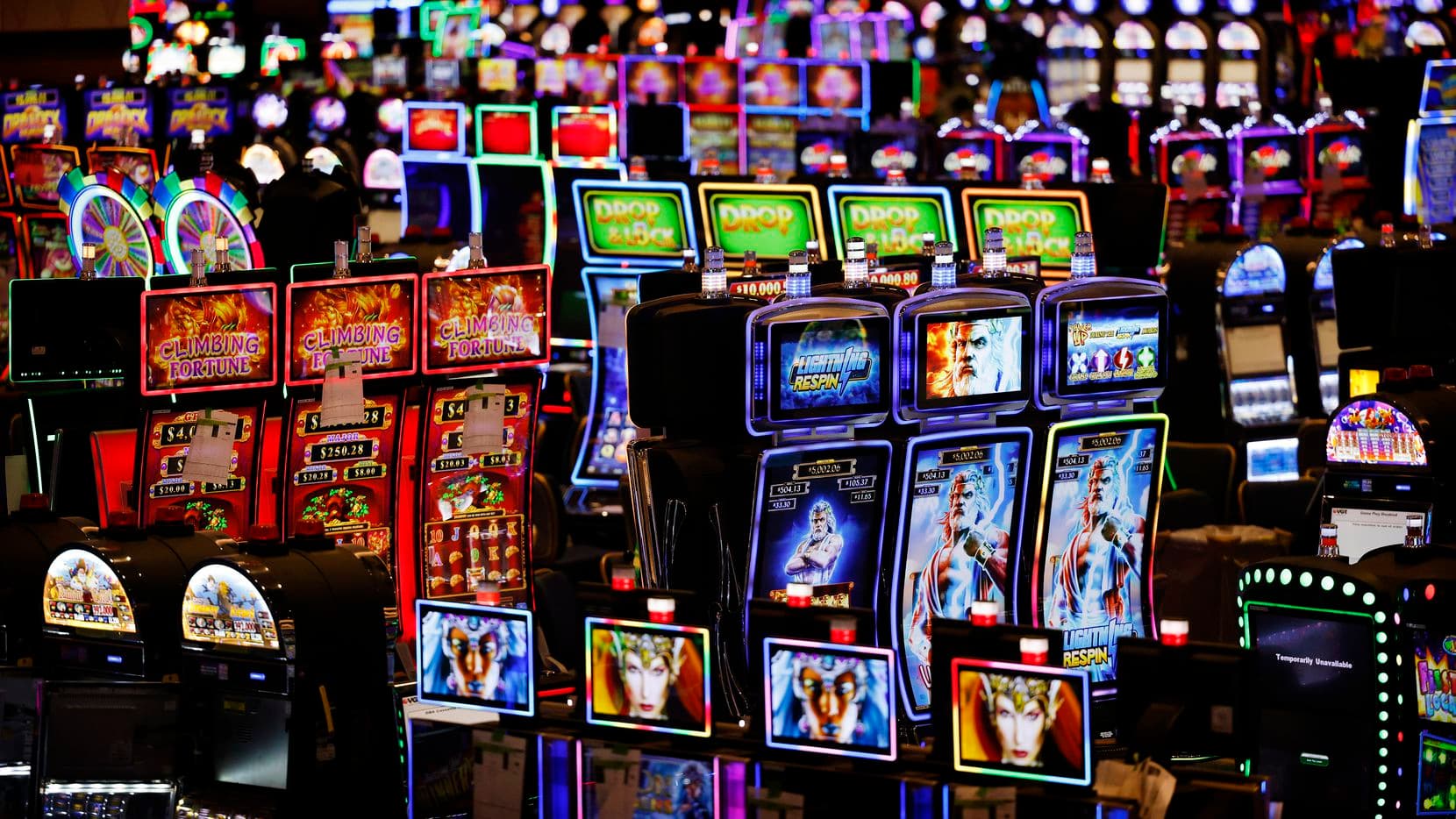 Slot Machine Etiquette: Dos and Don'ts of Casino Gaming