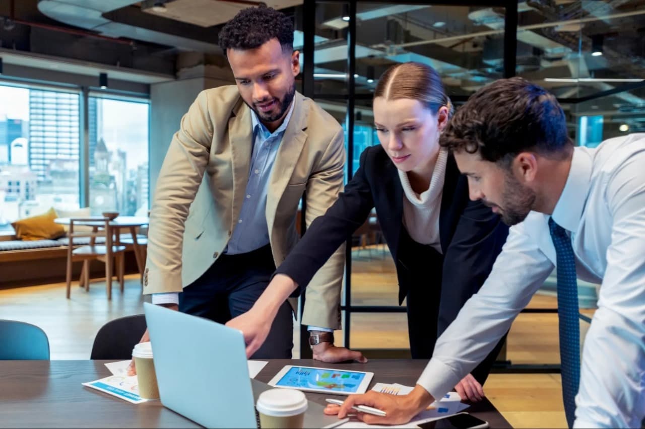 Growth Strategies for Leaders From a Business Coach Los Angeles