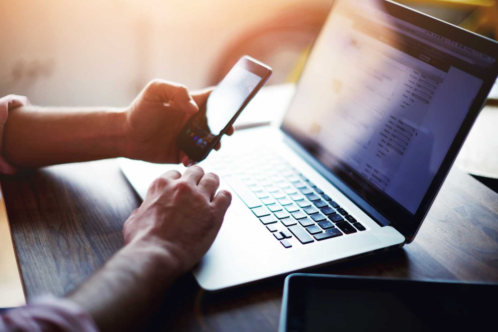 Top 5 Reasons to Rent LinkedIn Account for B2B Campaigns