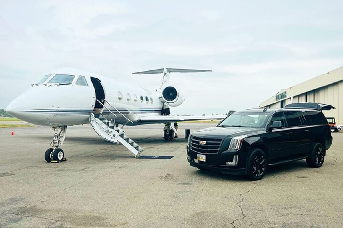 Book a Reliable Limo in Miami with Professional Chauffeurs