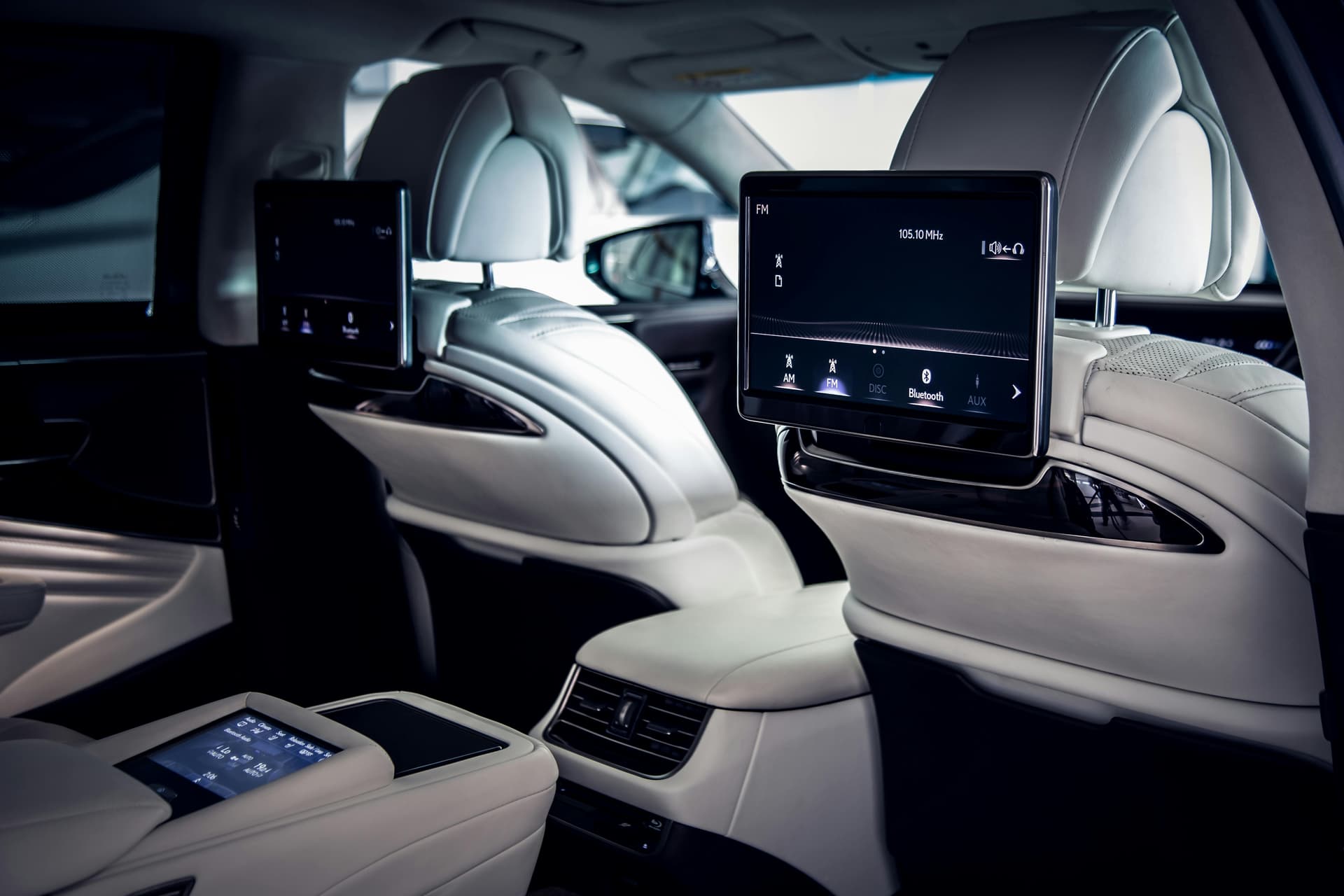 VIP Vancouver to Seattle Limo Service Door to Door