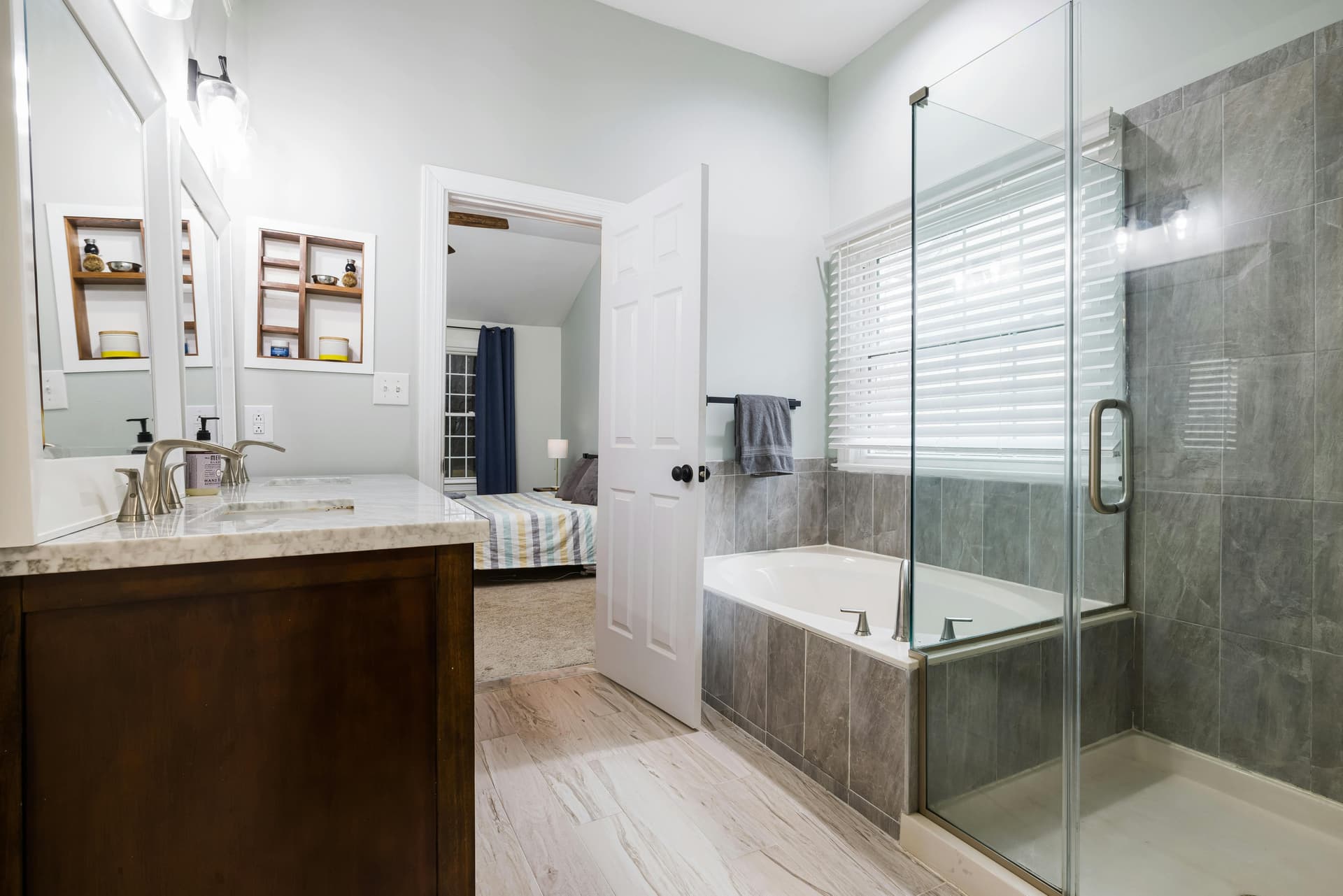 Elegant Showers UK: Quality Shower Cubicles for Every Bathroom