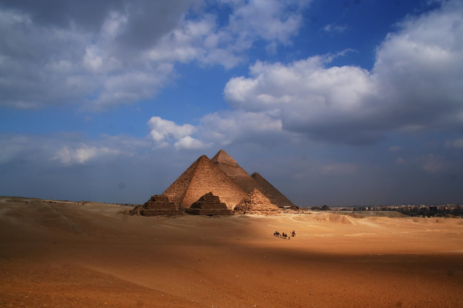 Petra and Pyramids Tour Package: Wonders of Jordan and Egypt
