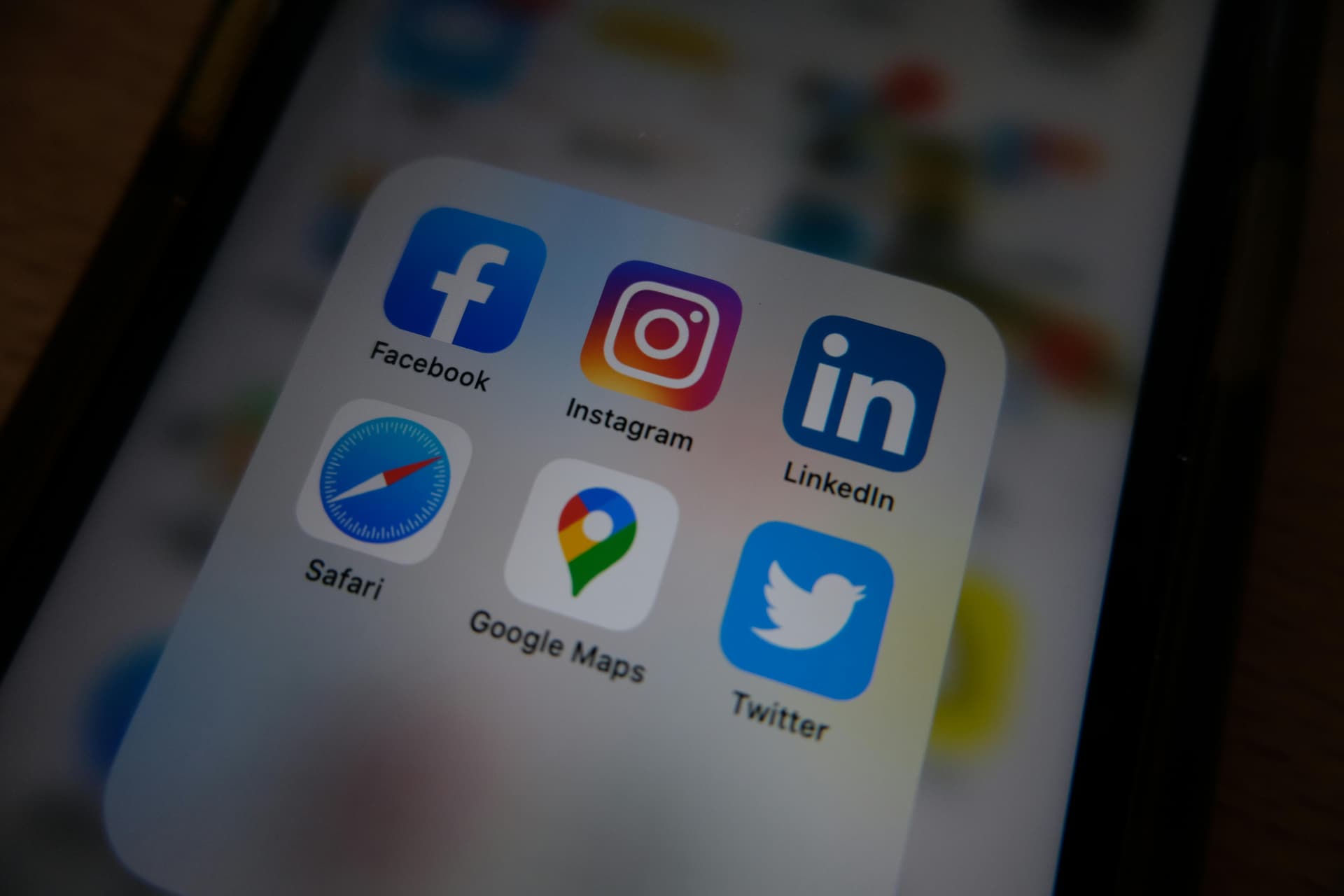 Rent LinkedIn Profile Accounts to Avoid Warm-Up Delays