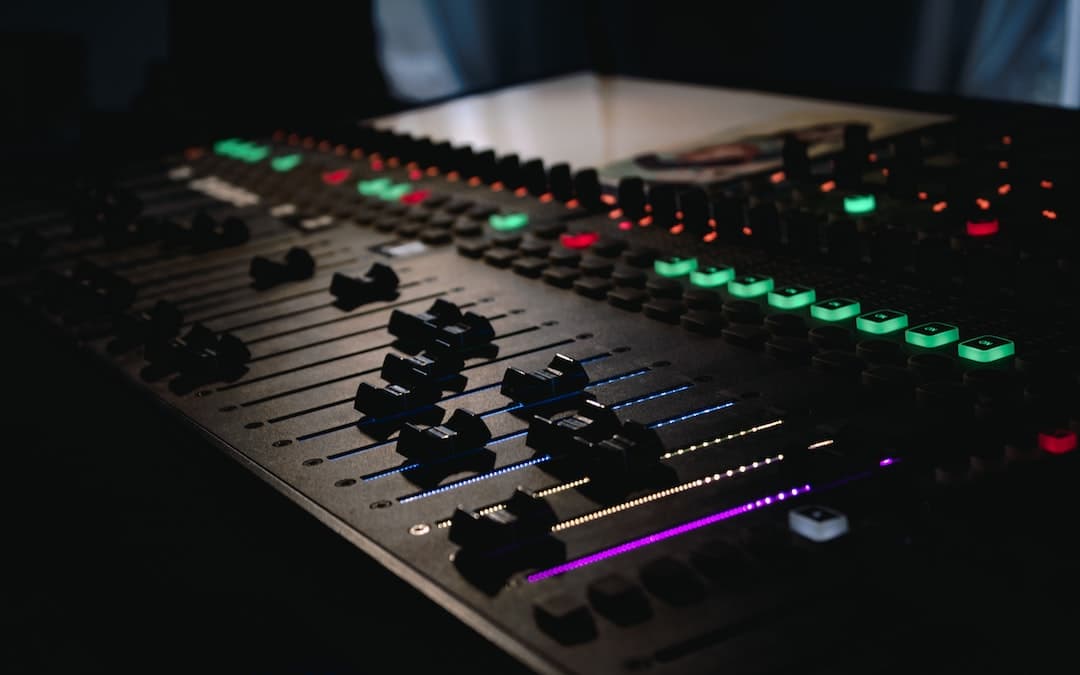 Online Audio Mastering for Streaming and Digital Stores
