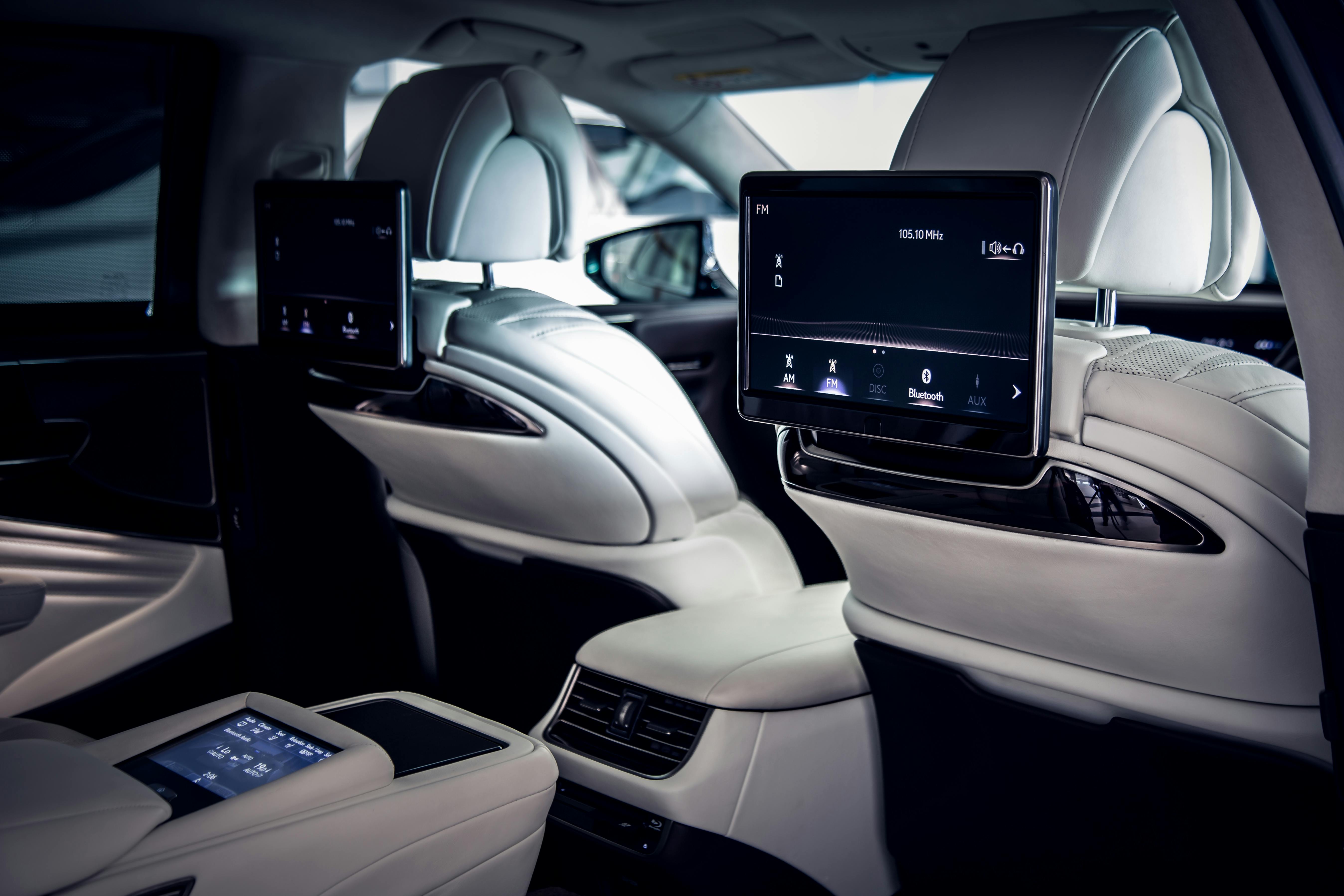 VIP Vancouver to Seattle Limo Service Door to Door