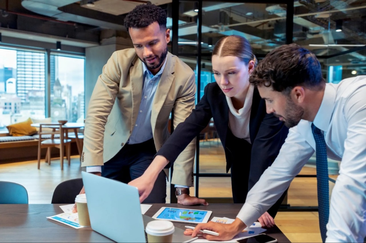 Growth Strategies for Leaders From a Business Coach Los Angeles